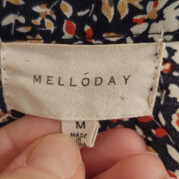 *SALE* EUC MELLODAY Navy Blue Floral Pullover Blouse Size M - Picture 4 of 6